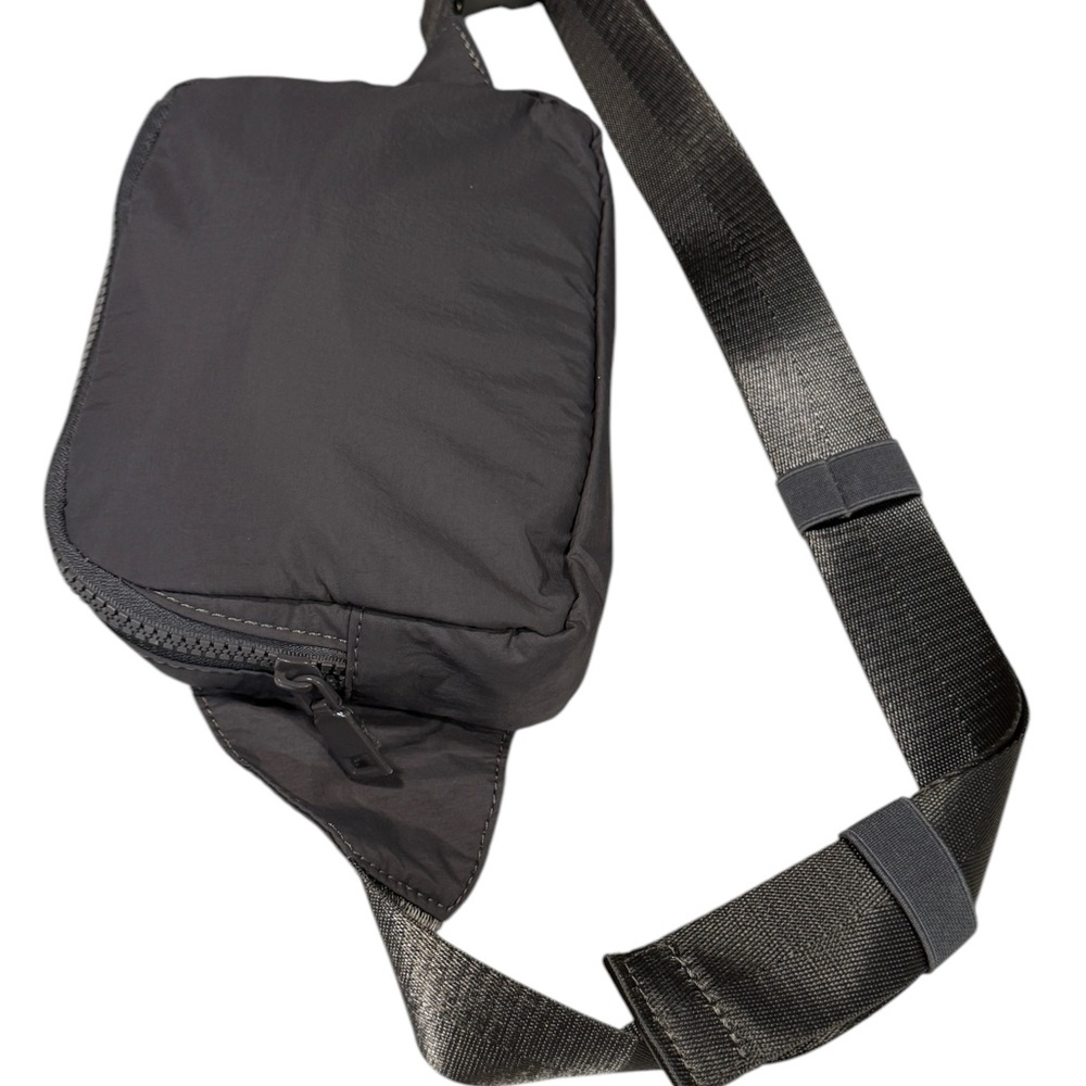 Source Unknown Gray Belt Bag with Adjustable Strap and Minimalist Design NWT